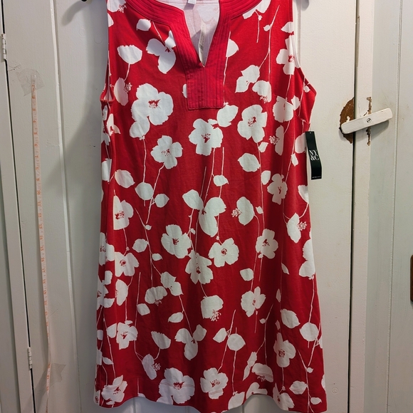 New York & Company Dresses & Skirts - New York & Company XL NWT Red Floral w/ White Poppies Mini Dress